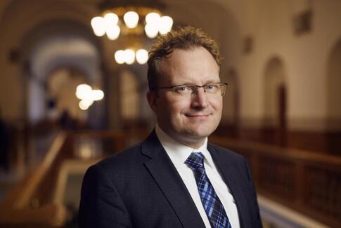 Partier bakker op om udflytning af uddannelser