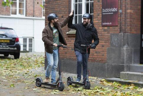 El-løbehjul bringer kontorfællesskabet bubblelabs hurtig rundt i byen