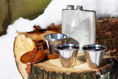 Søndagscafe med tøj på Birkebo