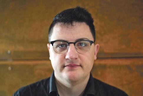 Roser i samme bed som tidsler