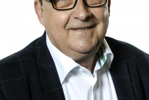 Regeringen giver med den ene hånd og tager med den anden