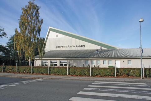 5 multihaller opføres i et flow
