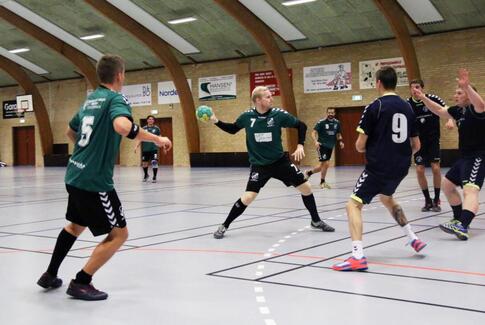 Stolpe ud for ØIF i første kamp i 2015