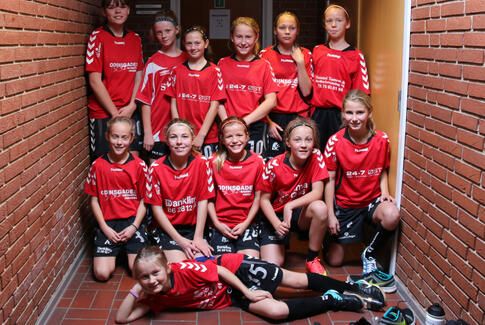 Fodboldpiger spiller hele året