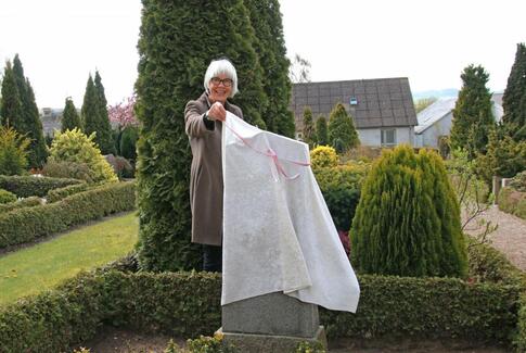Ane Mols er tilbage på Kattrup Kirkegård