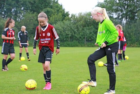 Ambassadører skal sikre flere kvinder i fodboldlivet