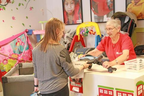 15 års fødselsdag i Genbrugsbutikken Red Barnet Hovedgård