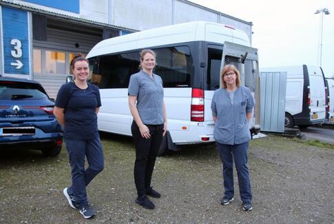 Lægger de tørre tal til side og hopper i testuniformen