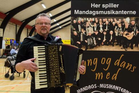 12 timers glad harmonikamusik