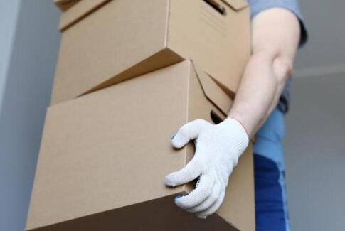 Mannequinopvisning flyttes i Østbirk Hallen