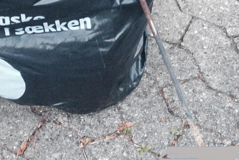 Glasskår sendte skraldemand på skadestuen