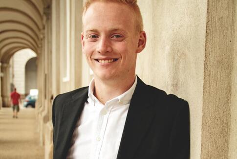 Jep, du er en SU-demonstrerende, forkælet curlingunge!